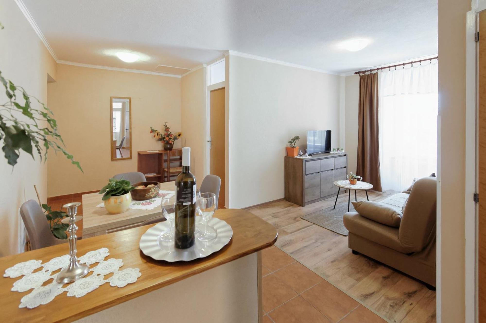 Apartments Viola By Rent Istria Momjan Bagian luar foto